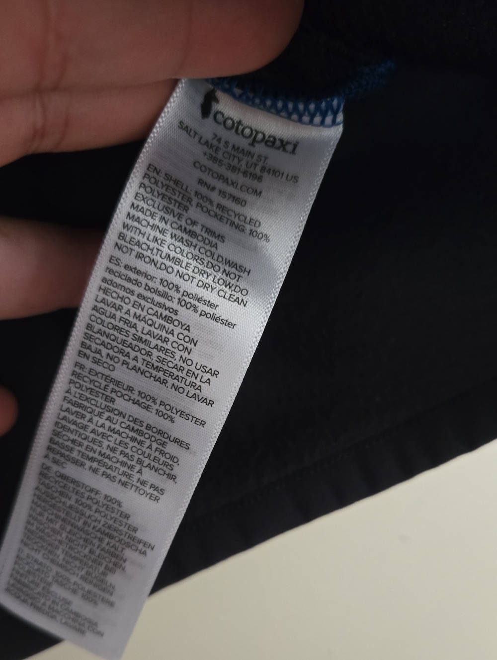 Cotopaxi Men's Colorblock Blue and Black Fleece Vest - Picture 6 of 6